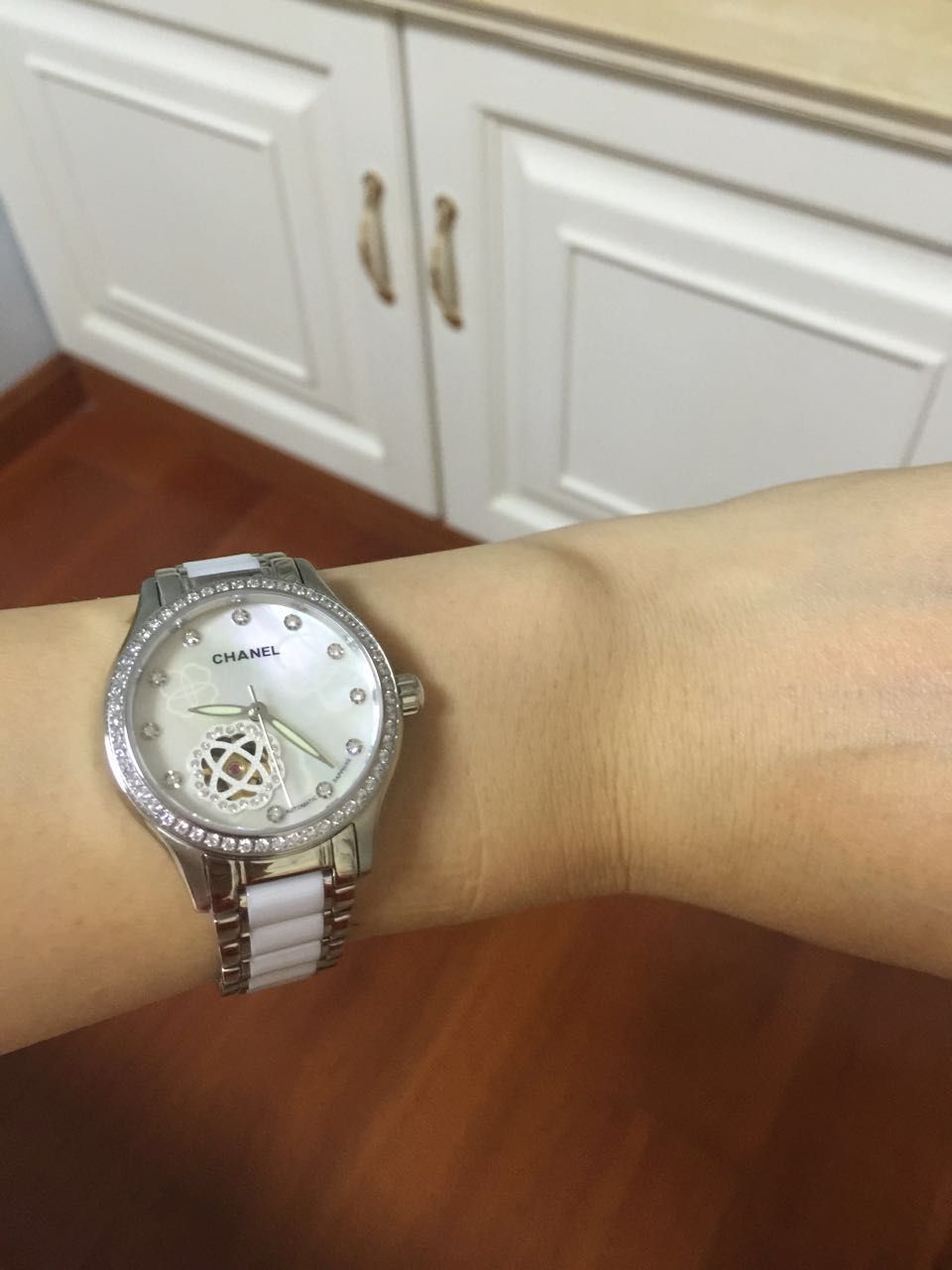  Chanel  J12系列  镶钻精钢表盘  日本进口全自动机械 Movement   TOP 女士 wrist watches  白色款 / XNR014B 