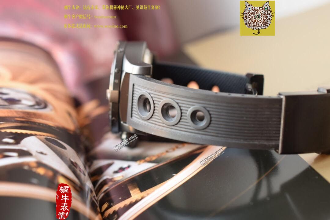 【实物图鉴赏】NOOB Factory 1:1 Replica Watches 之 Breitling 复仇者系列黑钢 watchcase 黑色表盘橡胶 watchband   wrist watches  / BL015.0