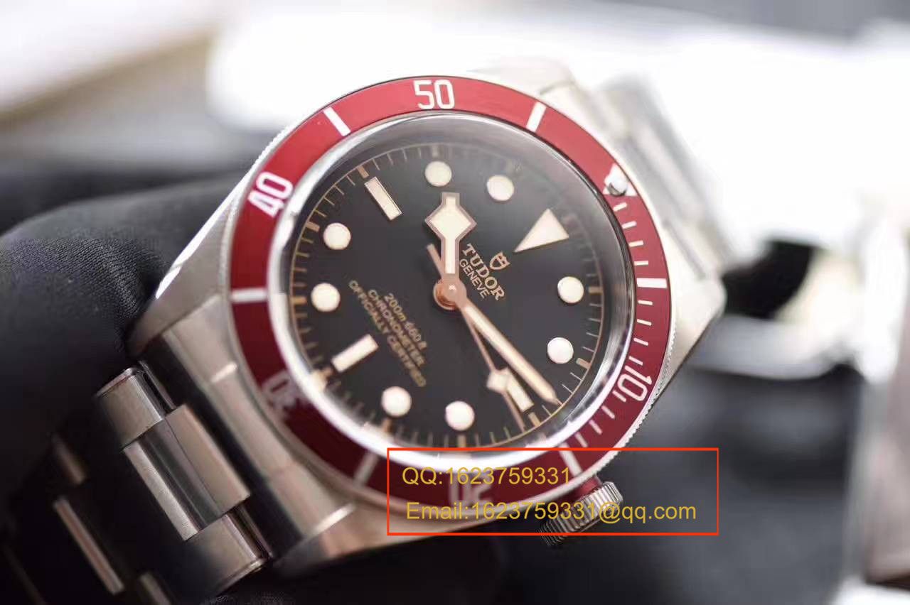 【独家视频测评 Perfect  High quality  Replica Watches 】 Tudor HERITAGE BLACK BAY系列79220R小红花 / DT009