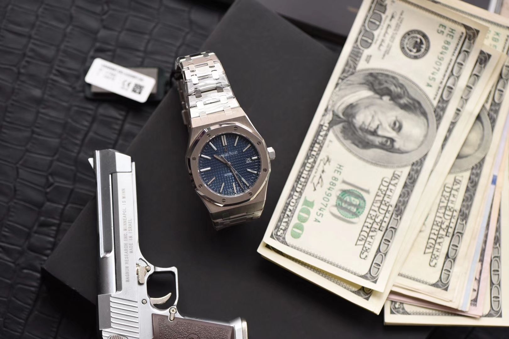 【视频测评JF Perfect  High quality  Replica Watches 】Audemars Piguet 皇家橡树系列15400ST.OO.1220ST.03《蓝面》男表 / JF AP 15400ST
