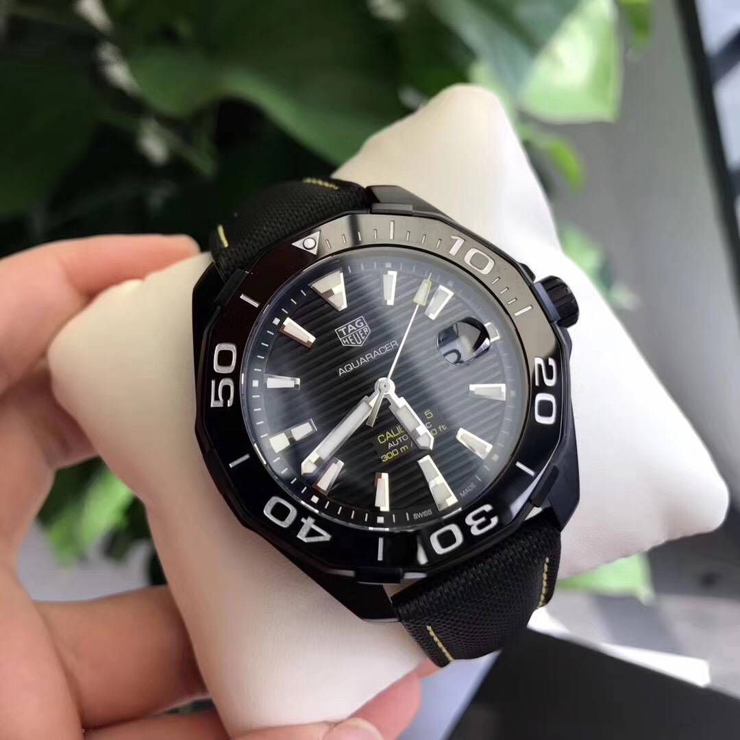 【原单正品】 TAG Heuer 竞潜系列WAY218A.FC6362 wrist watches  / TG055