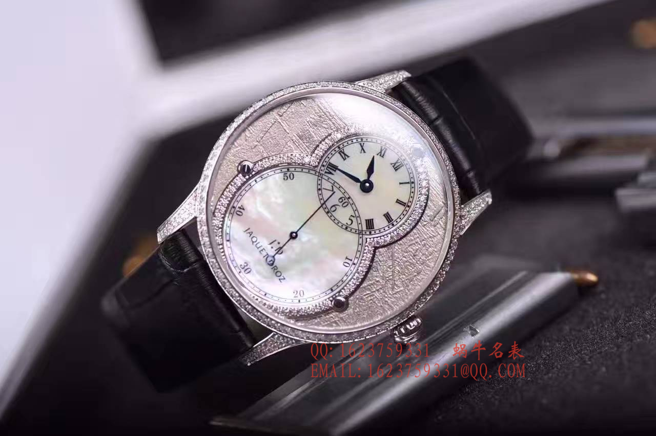  Jaquet Droz 新款陨石贝母面⭕独立大秒针▶️极具视觉冲击感的陨石贝母面⭕圈口及表面均手工镶钻 / YK015