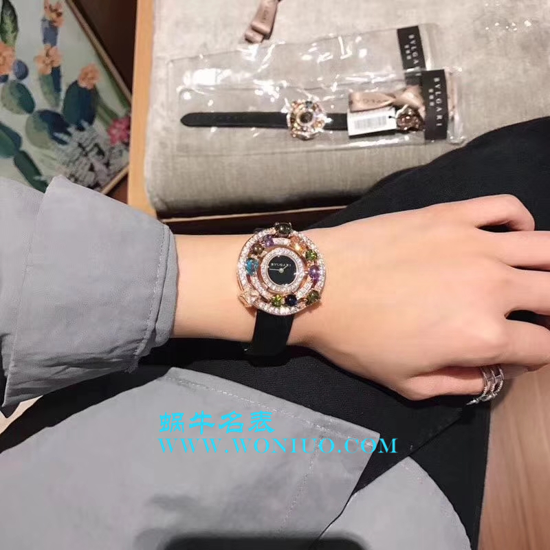  BVLGARI astrale珠宝系列 wrist watches 闪亮登场 限量发售 按订货顺序出货 黄金镶嵌彩色宝石 / BG011