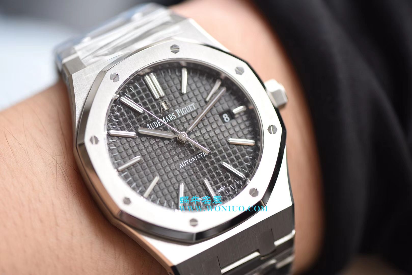 【视频测评JF Factory 1:1 Replica Watches 】Audemars Piguet 皇家橡树系列15400ST.OO.1220ST.03《黑盘》 wrist watches   / AP023