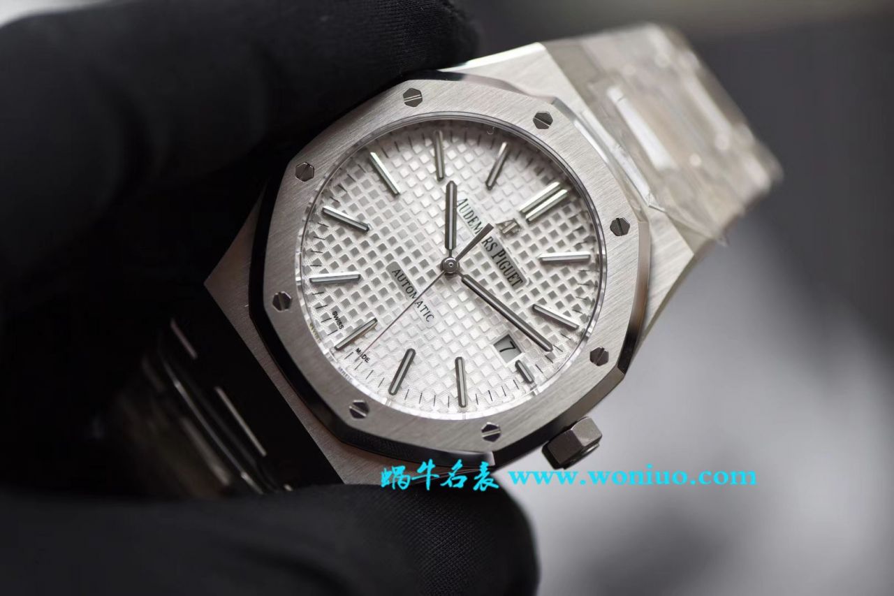 【视频解说】JF Factory  Perfect  Knockoff  Watches 之Audemars Piguet 皇家橡树系列15400ST.OO.1220ST.02男表 / APBF022B