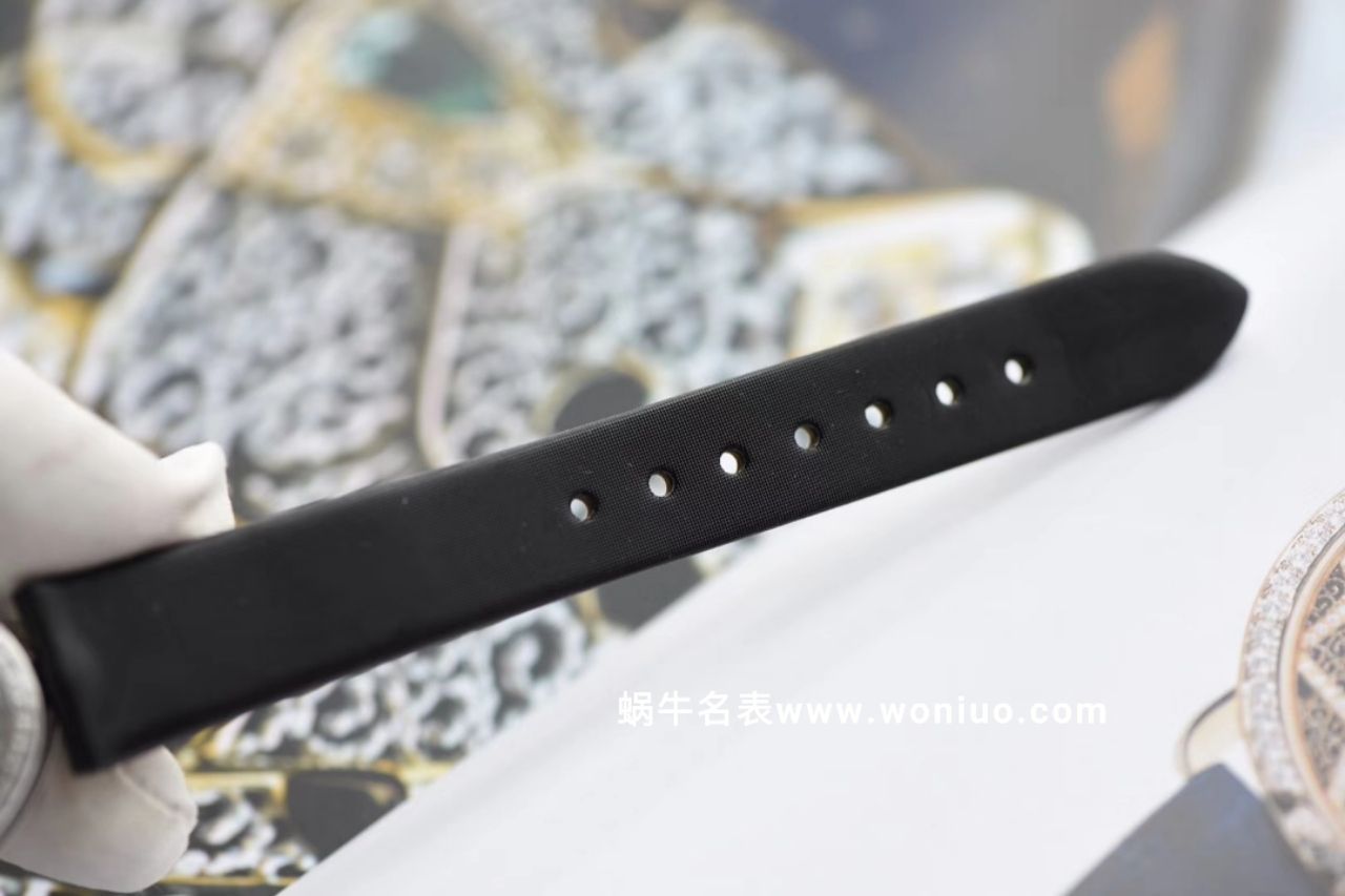  Breguet 那不勒斯皇后精品 中等尺寸 大部分女生适用蓝宝石镜面，贝母表面女表 / BZ051