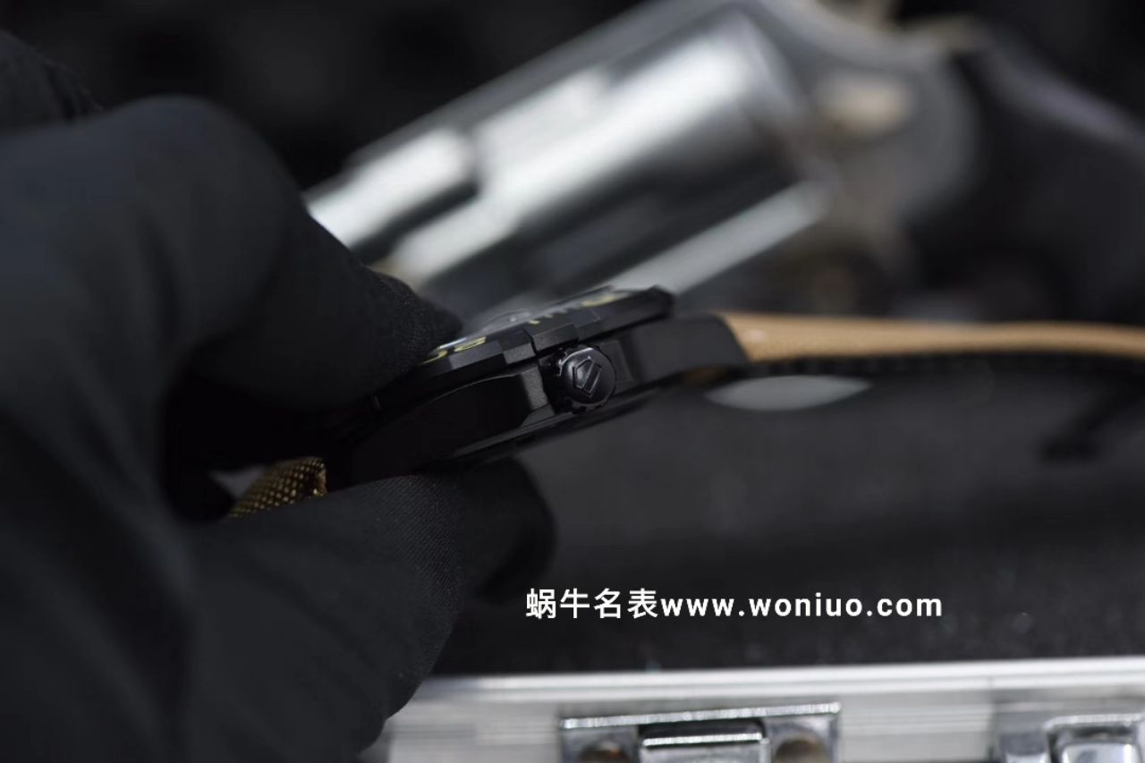 V6 Factory  top 版本新品～豪雅竟潜43mm黑壳 同步专柜最新款  / TG059