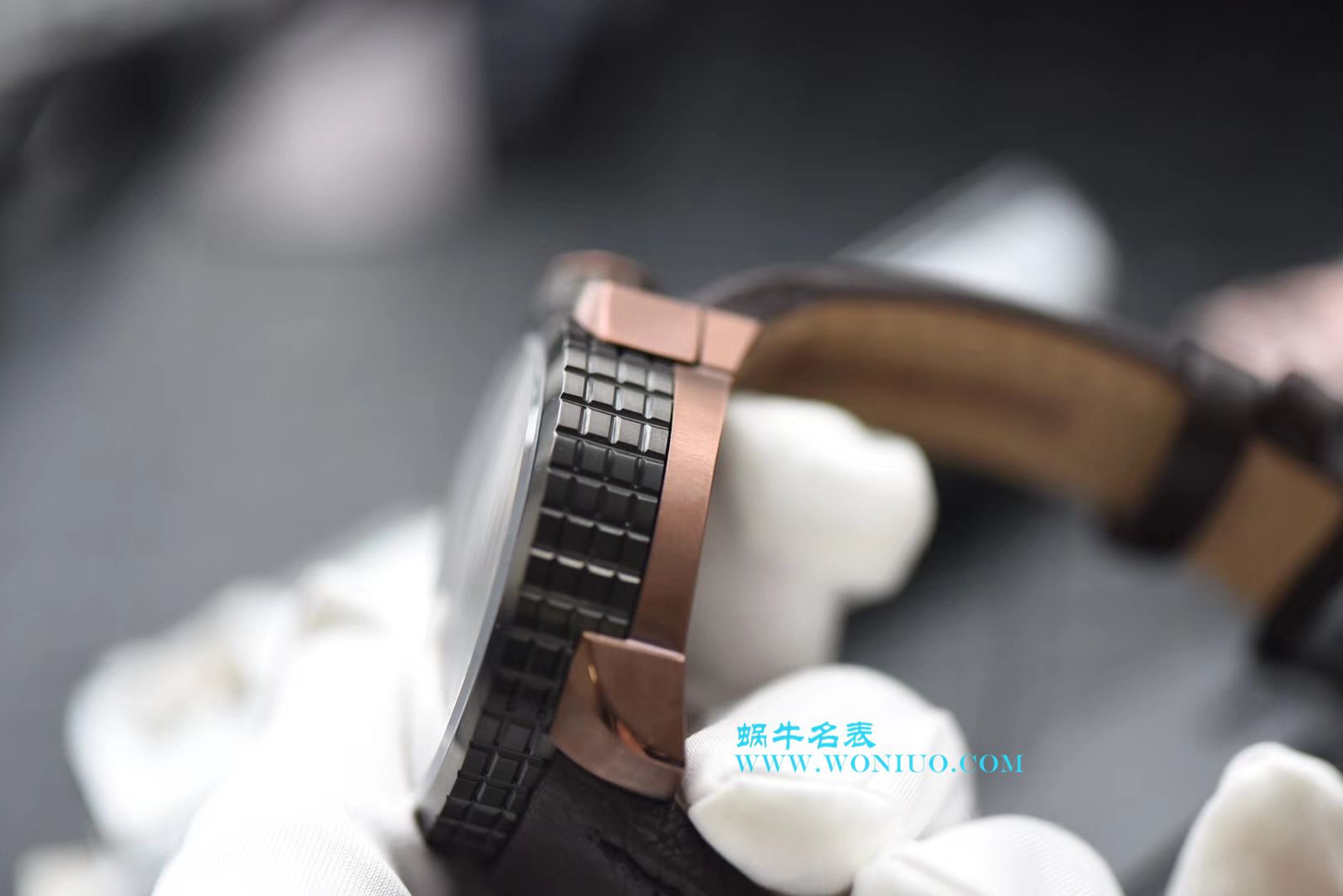 BB FACTORY 巧思之作【一表两用 奇思妙构】BBF出品BOMBERG BOLD系列 wrist watches 劲酷登场， / BB002