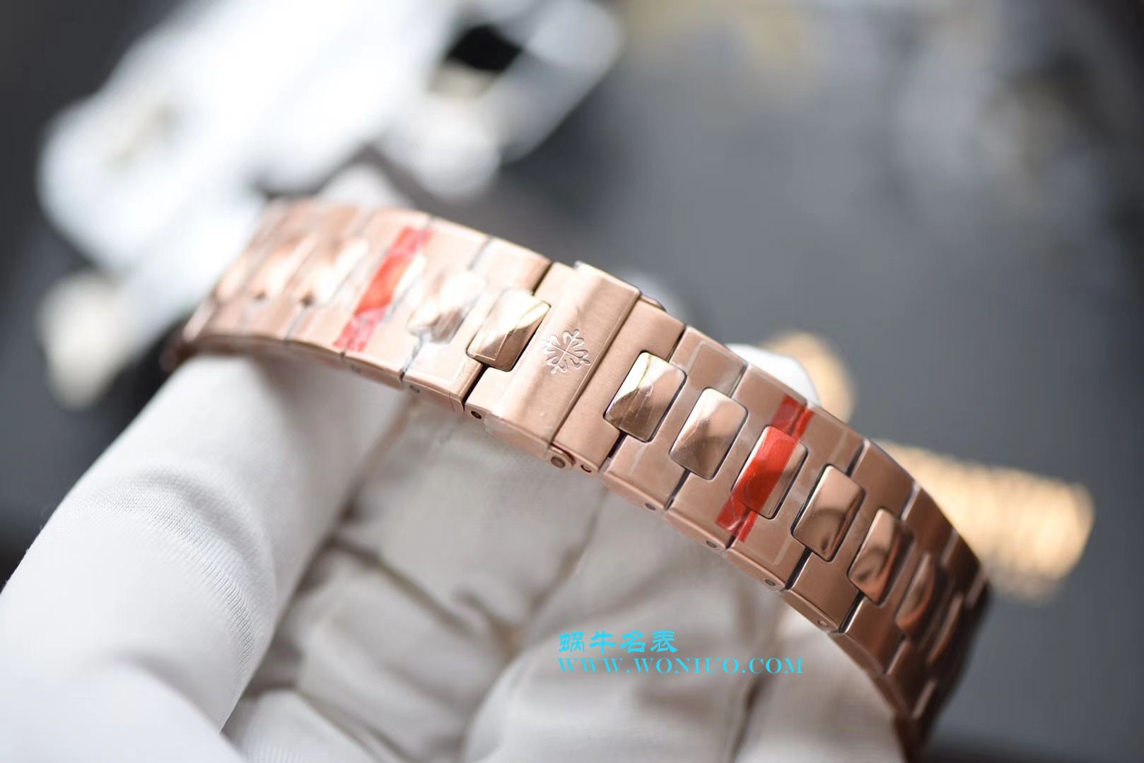 【PF Perfect  High quality  Replica  wrist watches 】 PATEK PHILIPPE 运动系列5711/1R-001 wrist watches ( Nautilus ) / BD223