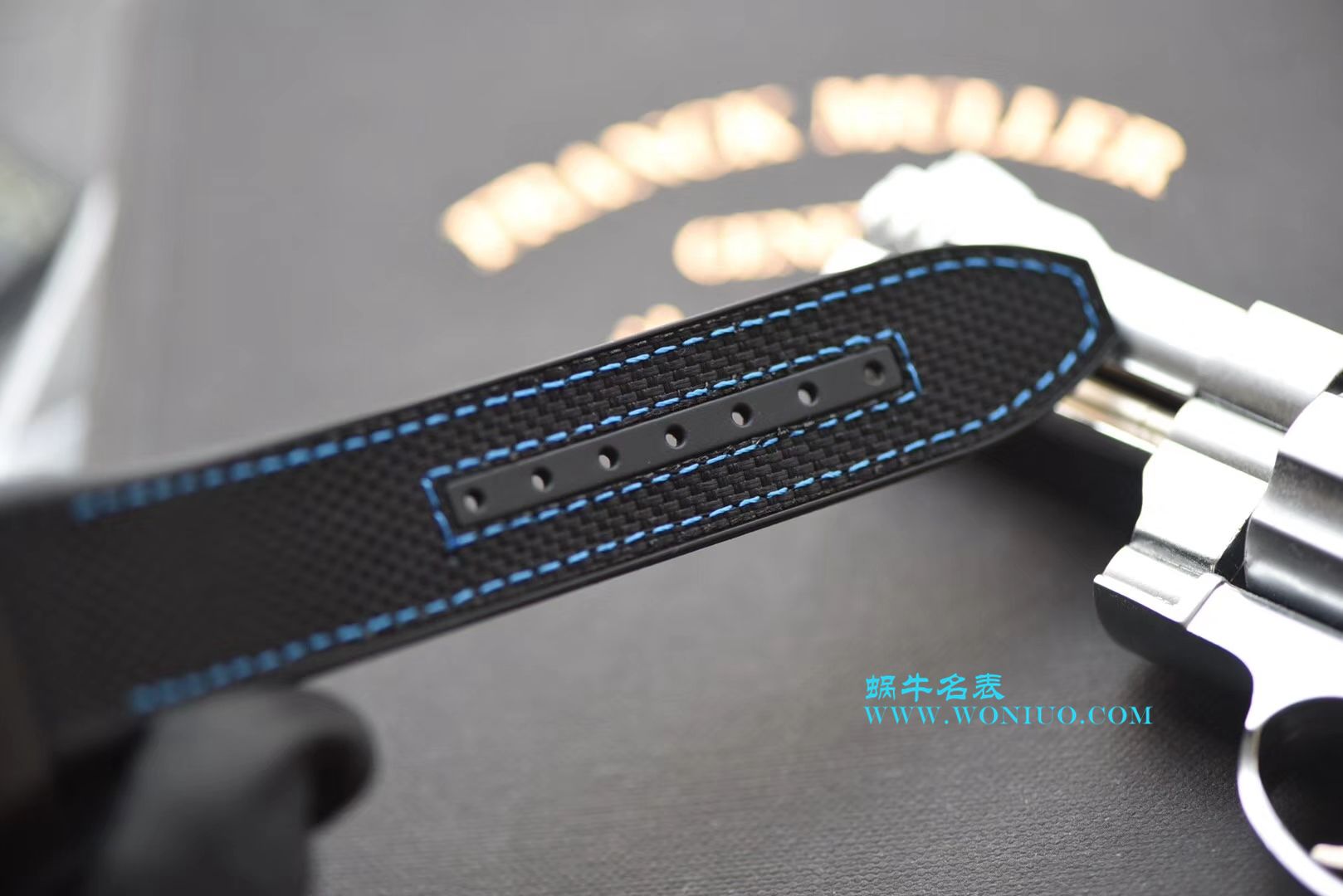 法穆兰FRANCK MULLER Replica Copy 再创新作V45在夜幕低垂之时，Vanguard Carbon  fibre 展现充满未来感的外型，令人耳目一新 / FL026