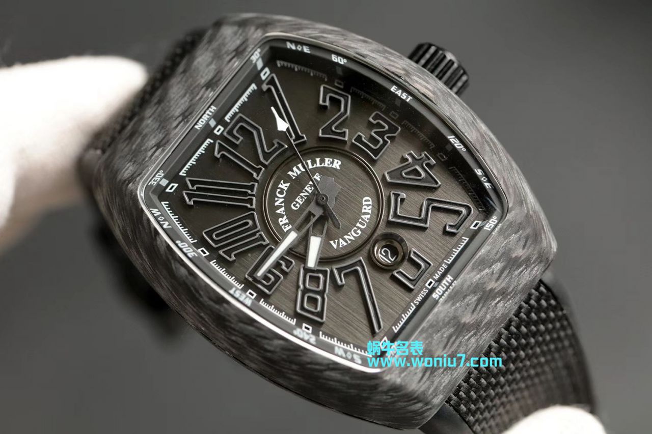 法穆兰FRANCK MULLER Replica Copy 再创新作V45在夜幕低垂之时，Vanguard Carbon  fibre 展现充满未来感的外型，令人耳目一新 / FL026