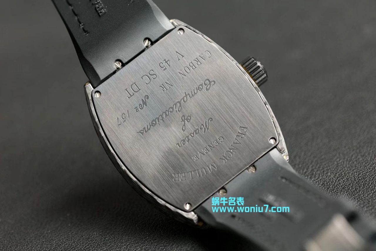 法穆兰FRANCK MULLER Replica Copy 再创新作V45在夜幕低垂之时，Vanguard Carbon  fibre 展现充满未来感的外型，令人耳目一新 / FL026
