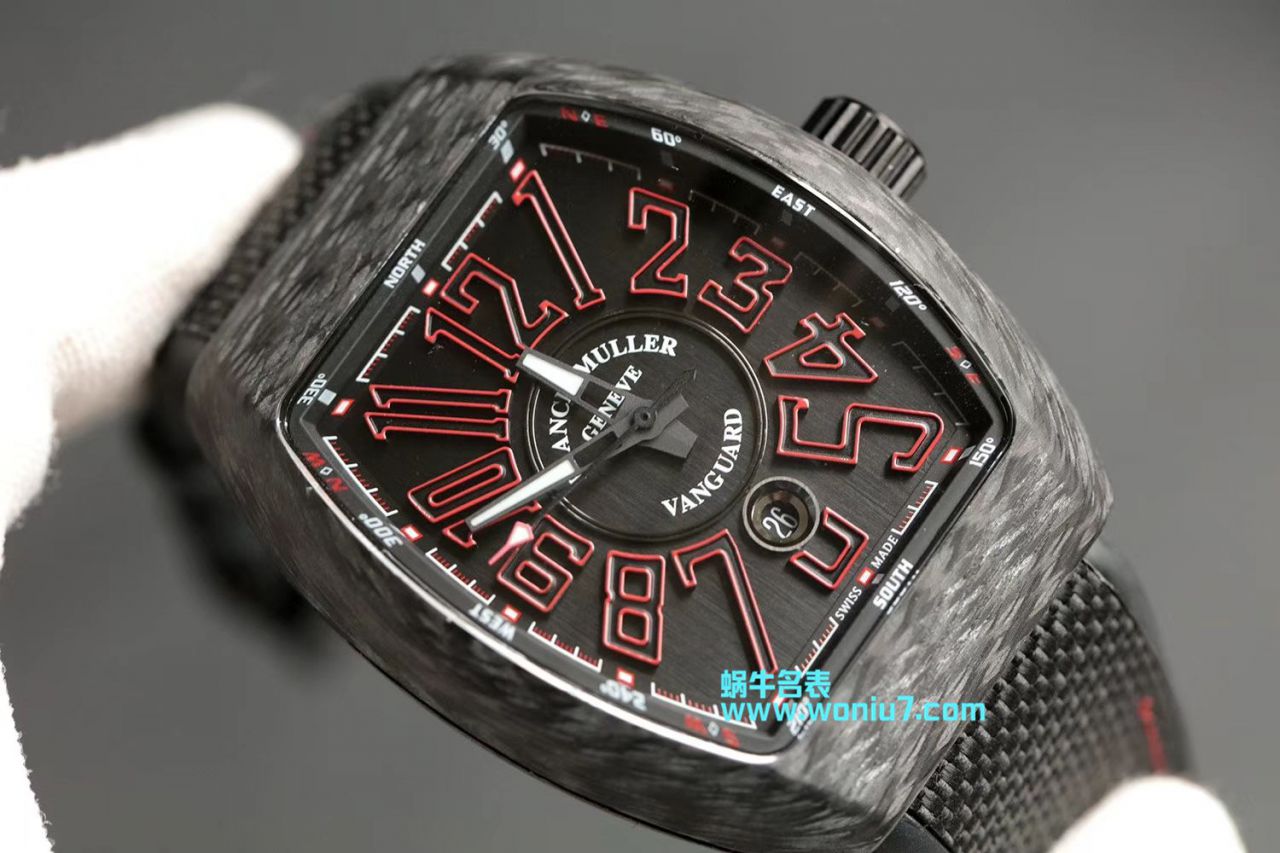 法穆兰FRANCK MULLER Replica Copy 再创新作V45在夜幕低垂之时，Vanguard Carbon  fibre 展现充满未来感的外型，令人耳目一新 / FL026