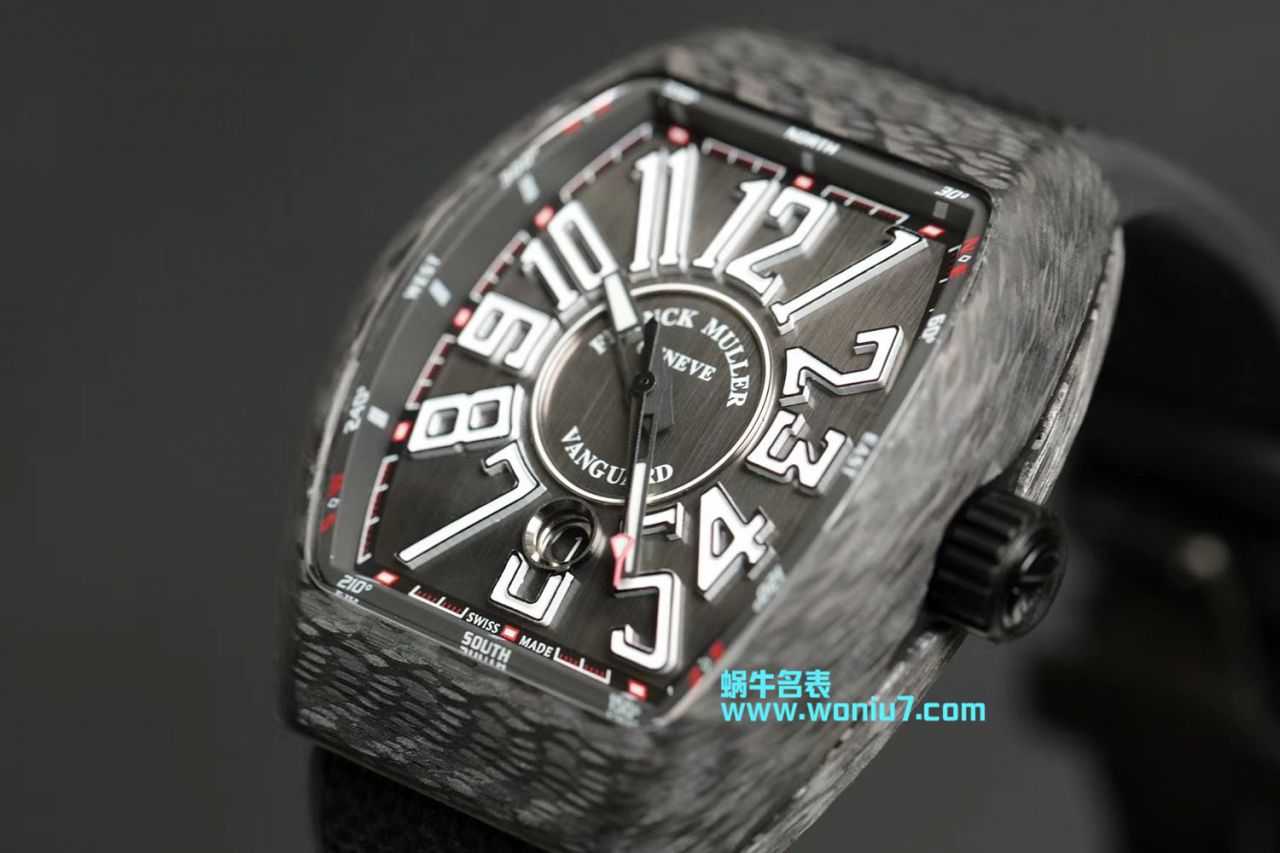 法穆兰FRANCK MULLER Replica Copy 再创新作V45在夜幕低垂之时，Vanguard Carbon  fibre 展现充满未来感的外型，令人耳目一新 / FL026
