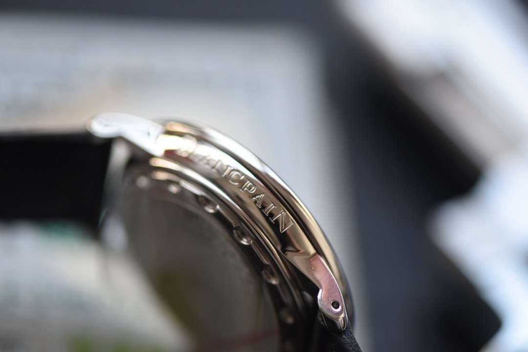 【3A Perfect  High quality  Replica Watches 】Blancpain 领袖系列莱芒湖2100-1130m-63b自动机械 wrist watches  / BPB014