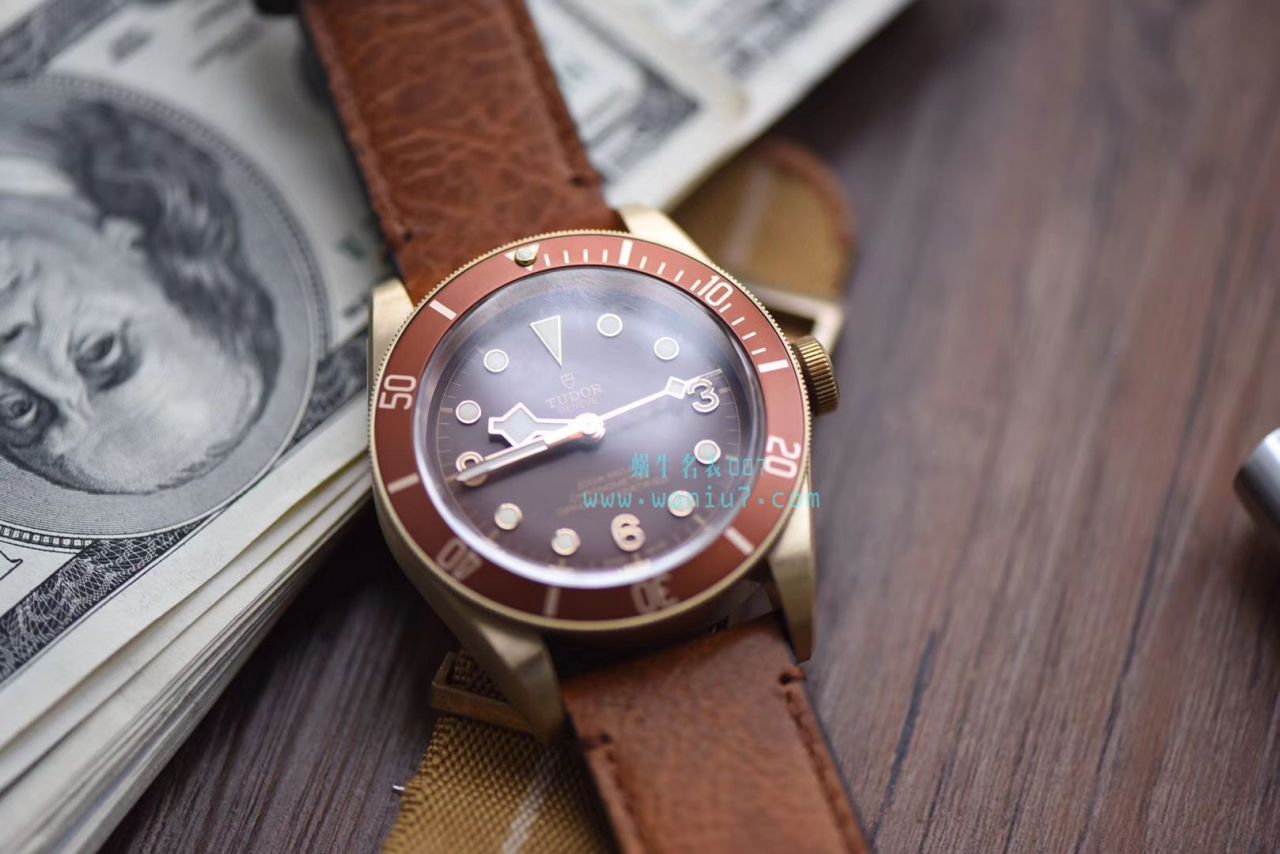 【独家视频测评KW1:1 High quality  Replica Watches 】 Tudor 启承系列M79250BM-0001 小铜花V2版本 / DTBA018A