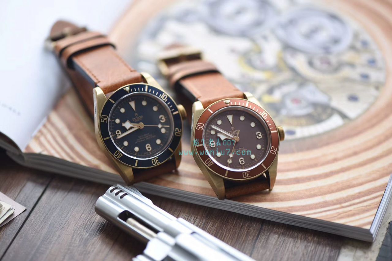 【独家视频测评KW1:1 High quality  Replica Watches 】 Tudor 启承系列M79250BM-0001 小铜花V2版本 / DTBA018A