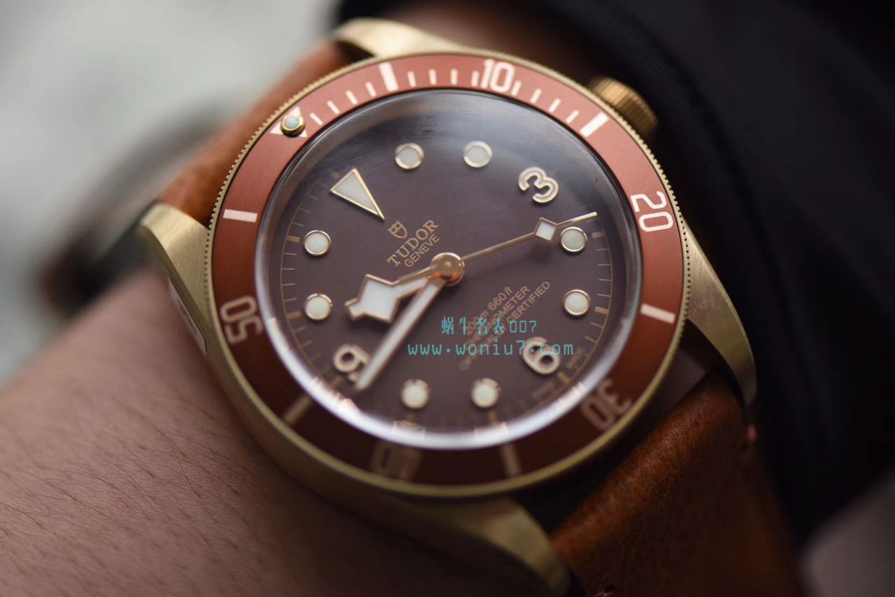 【独家视频测评KW1:1 High quality  Replica Watches 】 Tudor 启承系列M79250BM-0001 小铜花V2版本 / DTBA018A