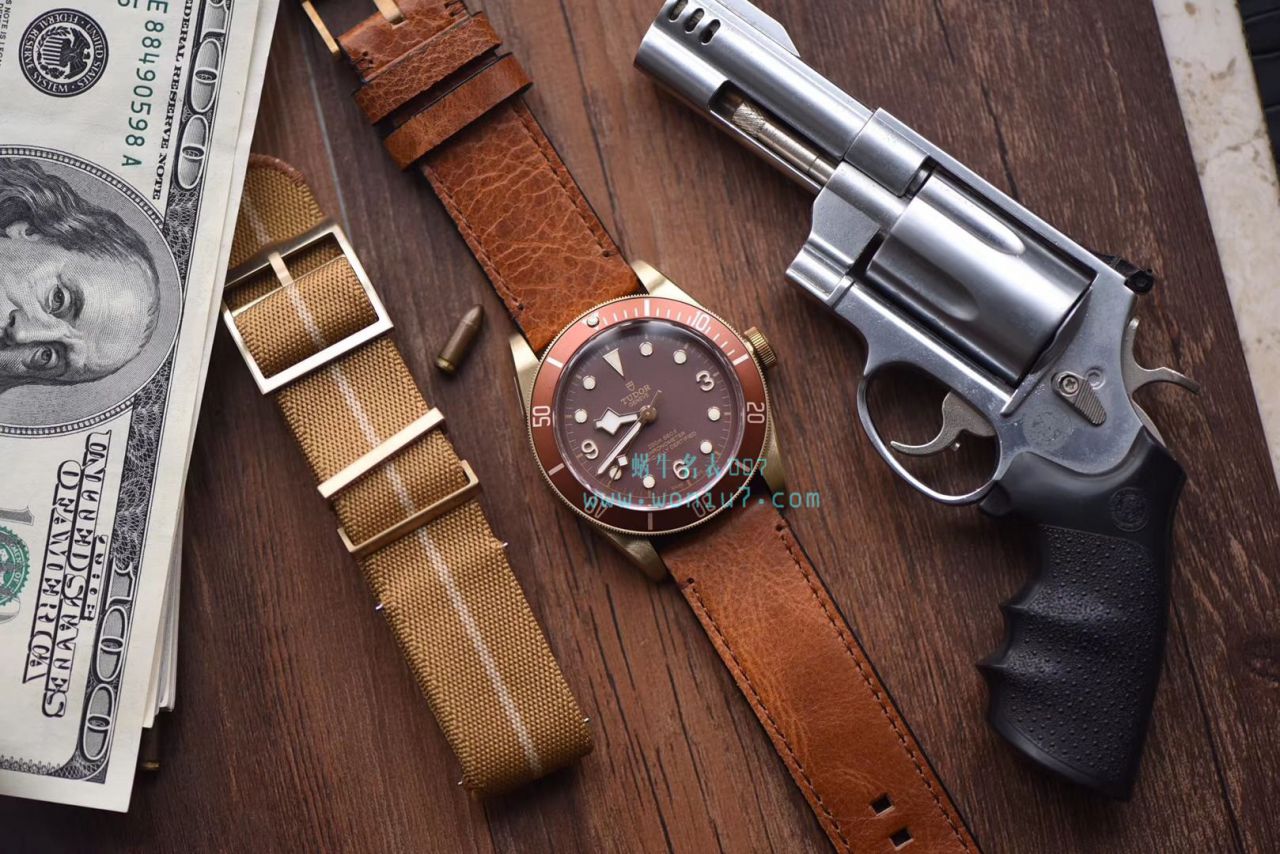 【独家视频测评KW1:1 High quality  Replica Watches 】 Tudor 启承系列M79250BM-0001 小铜花V2版本 / DTBA018A