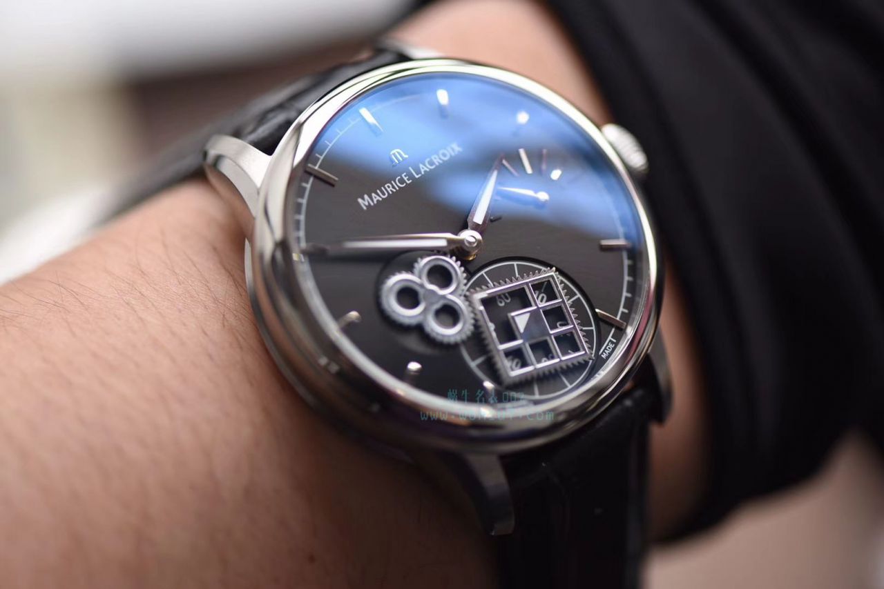 AM新品、最新艾美 方轮经典 wrist watches  MP7158-SS001-301-1黑面、MP7158-SS001-101-1白面 / AIMEI001