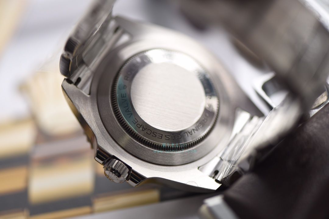 【独家 Video analysis AR Perfect  High quality  Replica Watches 】 Rolex ROLEX海使型系列Rolex Sea-Dweller 50周年126600 单红43毫米 wrist watches  / RBG194