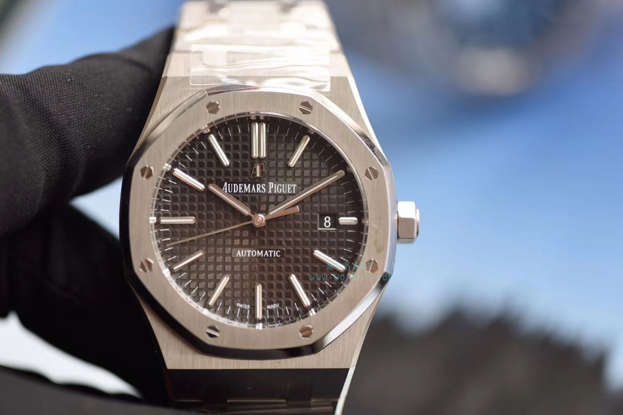 【视频测评JF Factory 1:1 Replica Watches 】Audemars Piguet 皇家橡树系列15400ST.OO.1220ST.03《黑盘》 wrist watches   / AP023