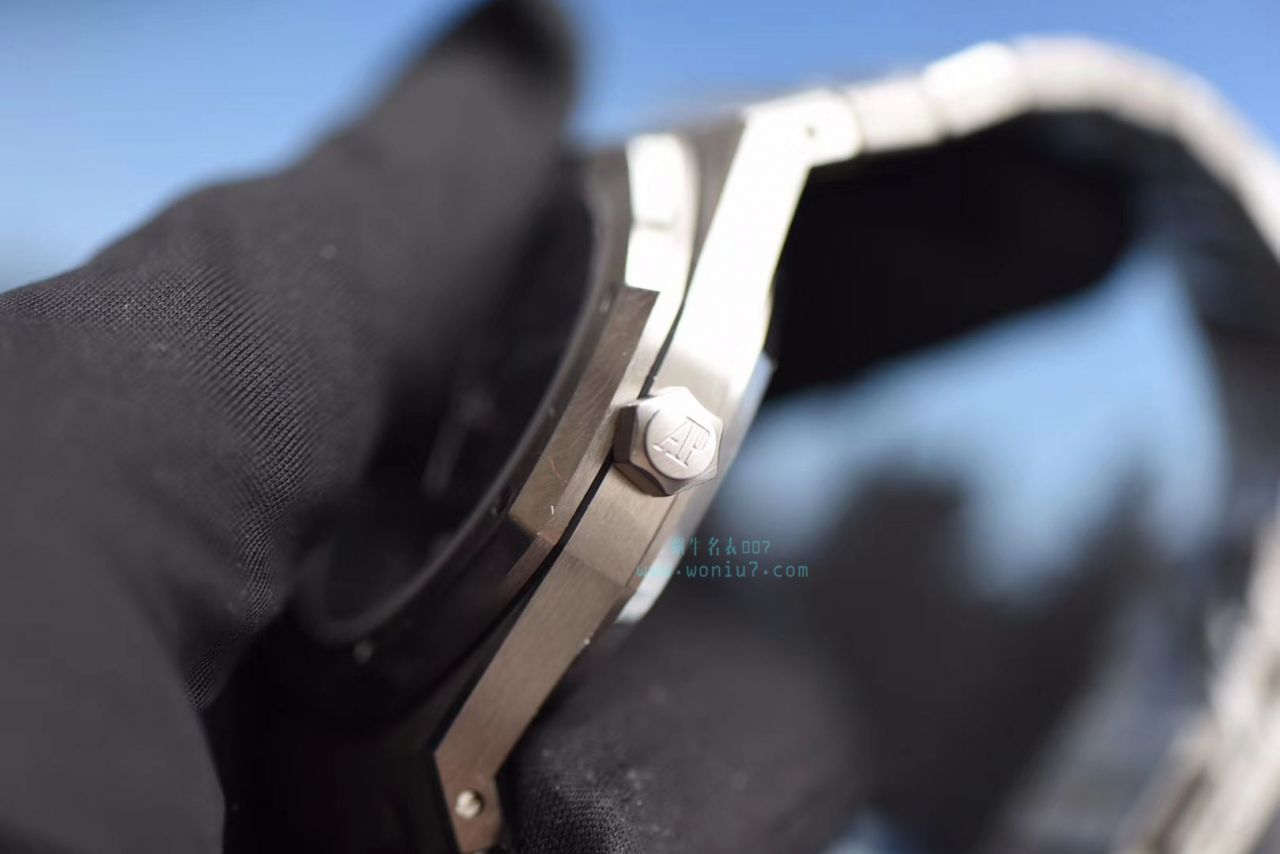 【视频测评JF Factory 1:1 Replica Watches 】Audemars Piguet 皇家橡树系列15400ST.OO.1220ST.03《黑盘》 wrist watches   / AP023