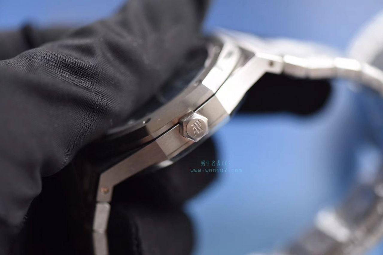 【视频测评JF Perfect  High quality  Replica Watches 】Audemars Piguet 皇家橡树系列15400ST.OO.1220ST.03《蓝面》男表 / JF AP 15400ST