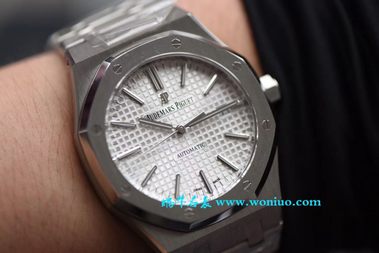  Video analysis Audemars Piguet 皇家橡树系列15400ST.OO.1220ST.02 wrist watches  top  Replica Watches 【JF标杆神器 15400超强＂V5＂升级版强势出击】 / AP022MM