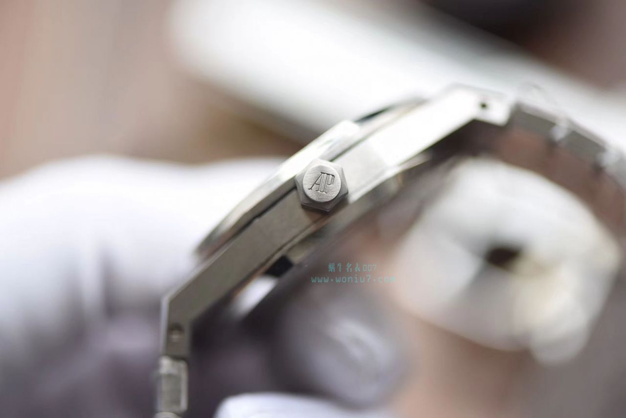  Video analysis Audemars Piguet 皇家橡树系列15400ST.OO.1220ST.02 wrist watches  top  Replica Watches 【JF标杆神器 15400超强＂V5＂升级版强势出击】 / AP022MM