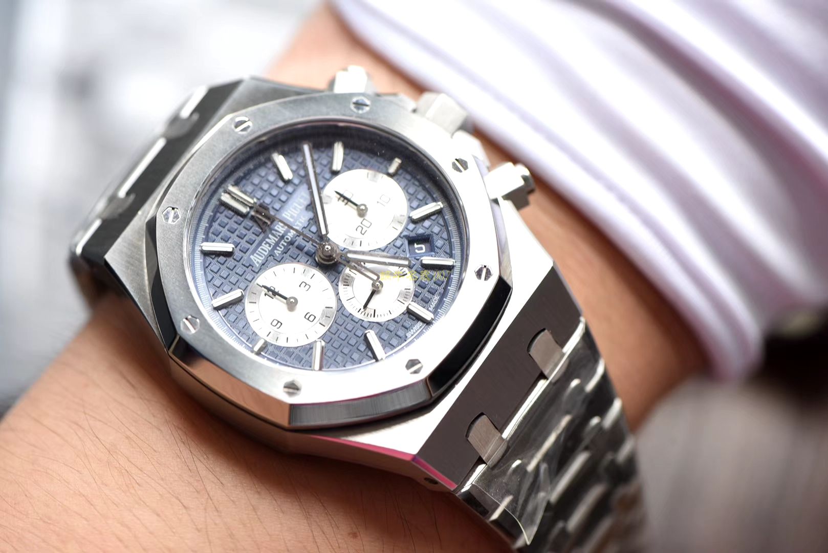  Video analysis Audemars Piguet 皇家橡树系列26331ST.OO.1220ST.01 wrist watches  Perfect  Replica Watches 【OM Factory 皇家橡树计时】 / AP158