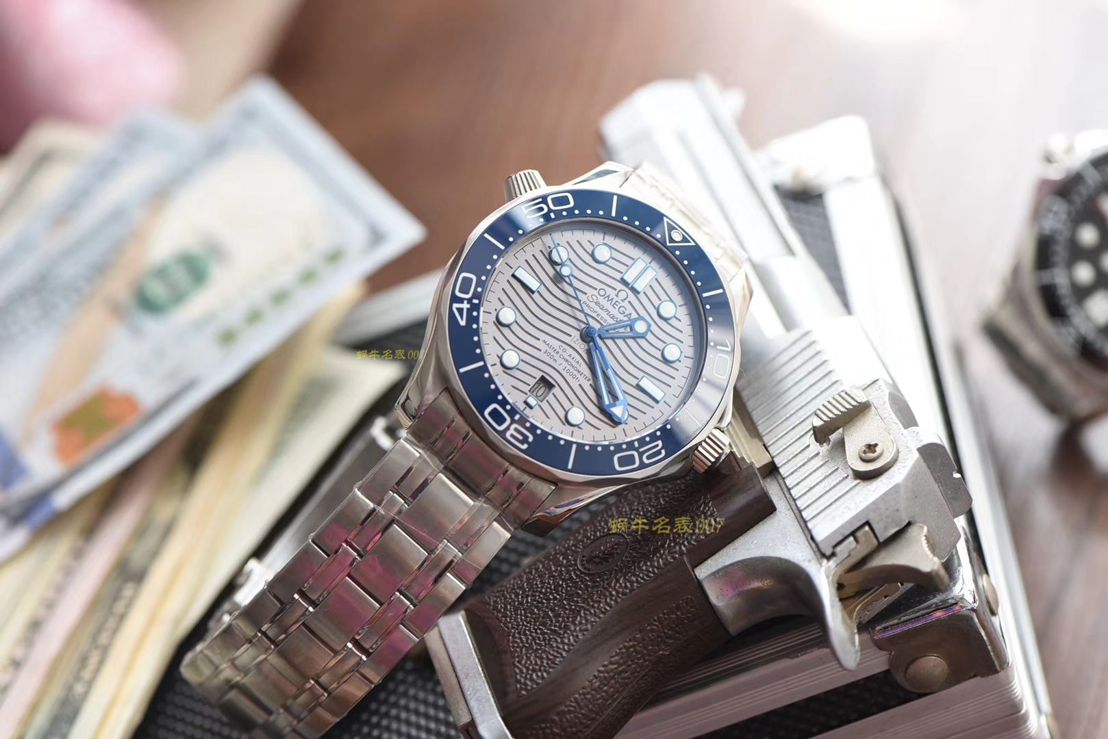 【 Video analysis 】VS Factory  Perfect  Replica OMEGA Seamaster 系列210.30.42.20.06.001 Replica  wrist watches VS Factory 新 Seamaster 300M（007代言广告款） / M359