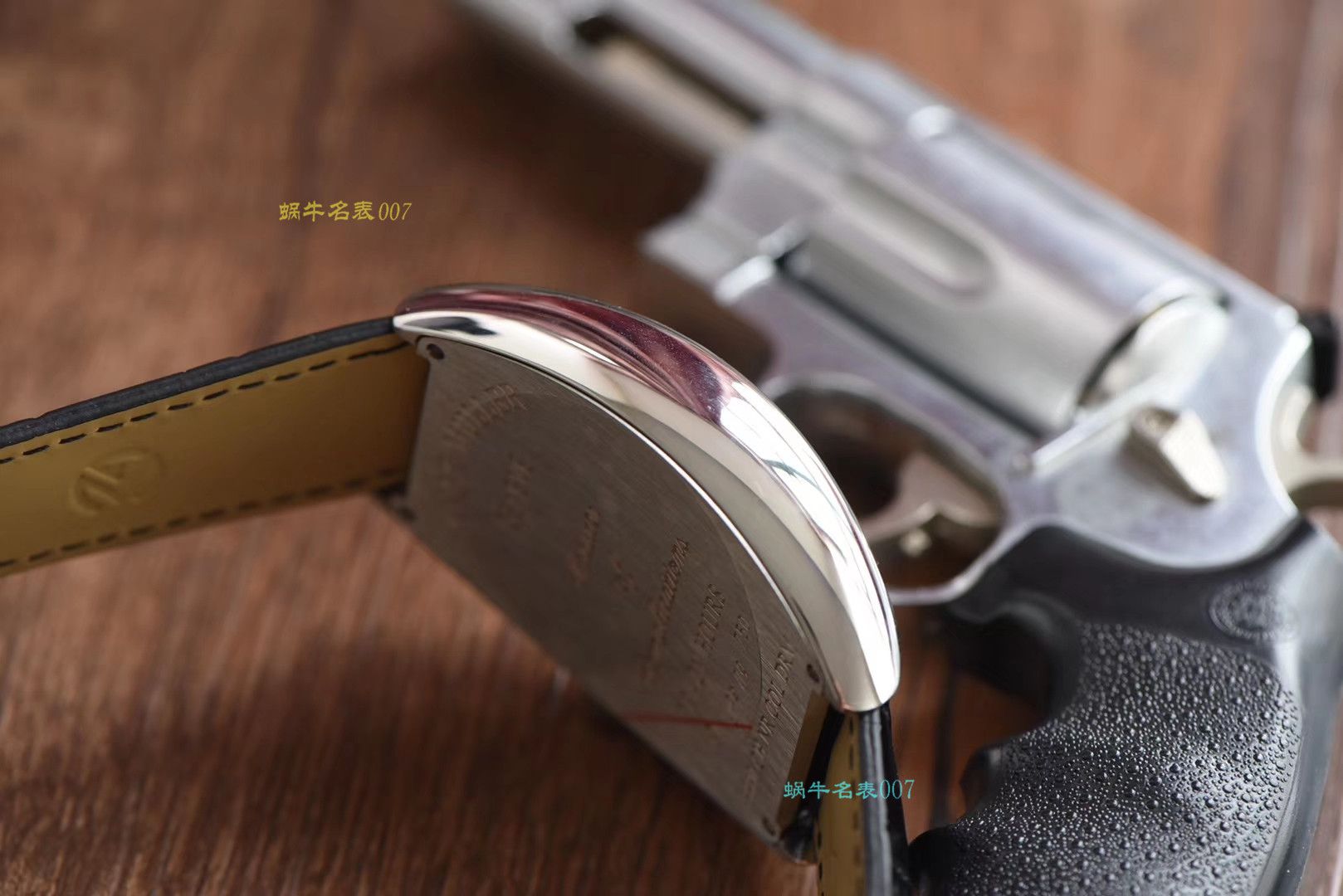 【台湾 Factory  Perfect  Copy  Franck Muller  Watches 】法穆兰CRAZY HOURS 系列 8880 CH 白金 watchcase 白色时标黑盘 wrist watches  / FL039