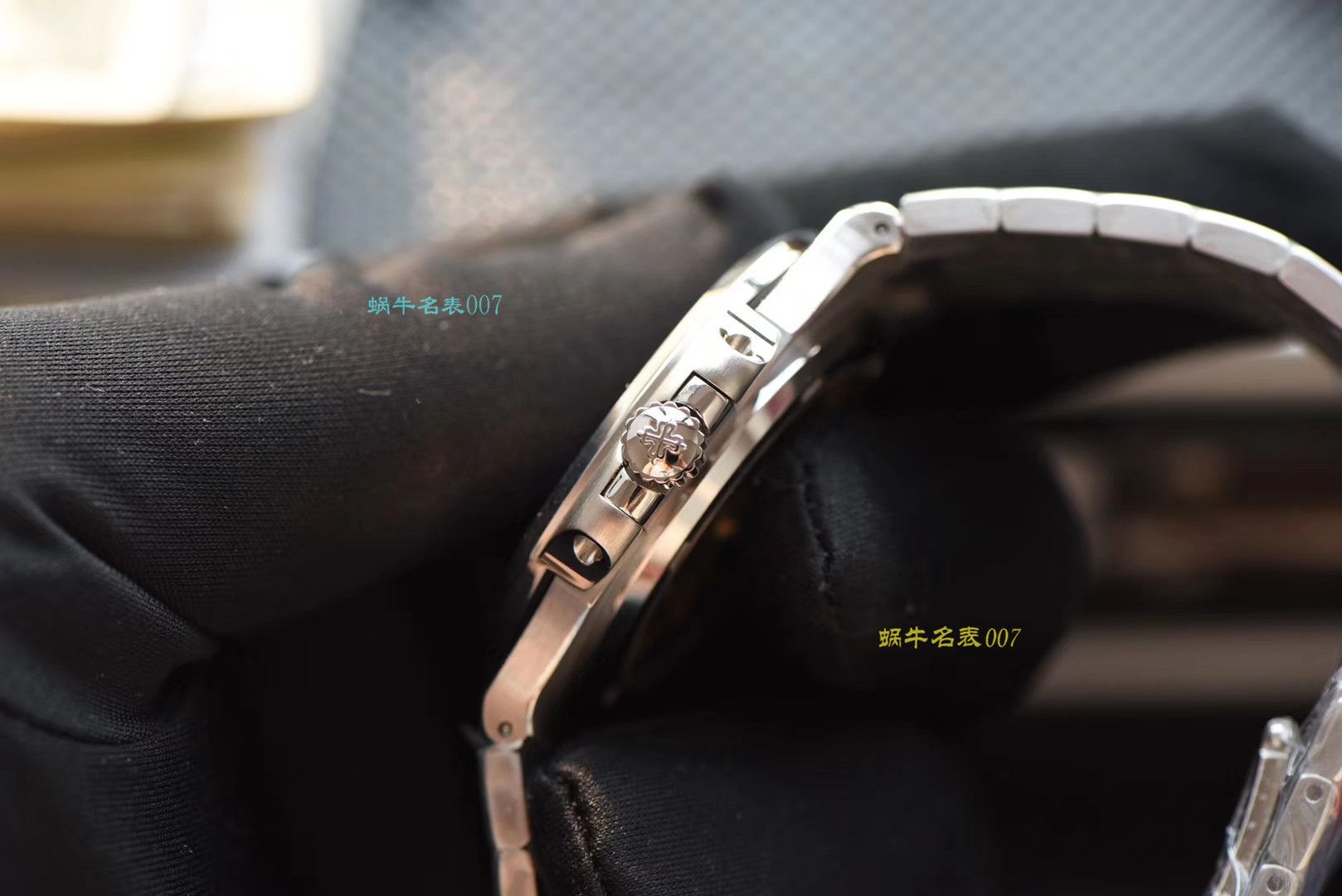【PF Perfect  High quality  Replica Watches 】 PATEK PHILIPPE Nautilus系列 四十周年纪念 wrist watches 5711/1P-001 / BD215