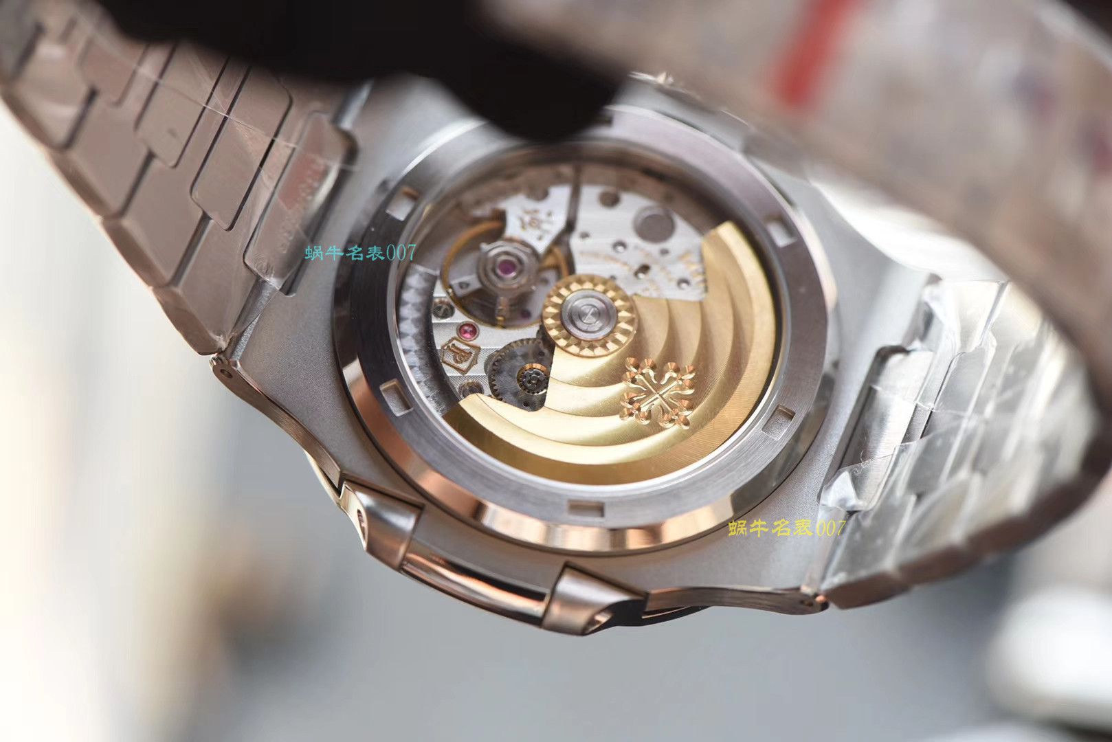 【PF Perfect  High quality  Replica Watches 】 PATEK PHILIPPE Nautilus系列 四十周年纪念 wrist watches 5711/1P-001 / BD215