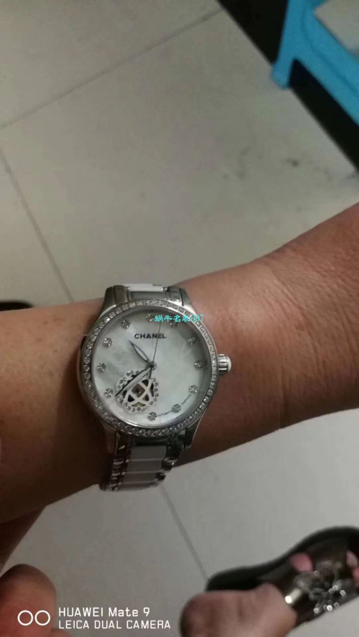  Chanel  J12系列  镶钻精钢表盘  日本进口全自动机械 Movement   TOP 女士 wrist watches  白色款 / XNR014B 