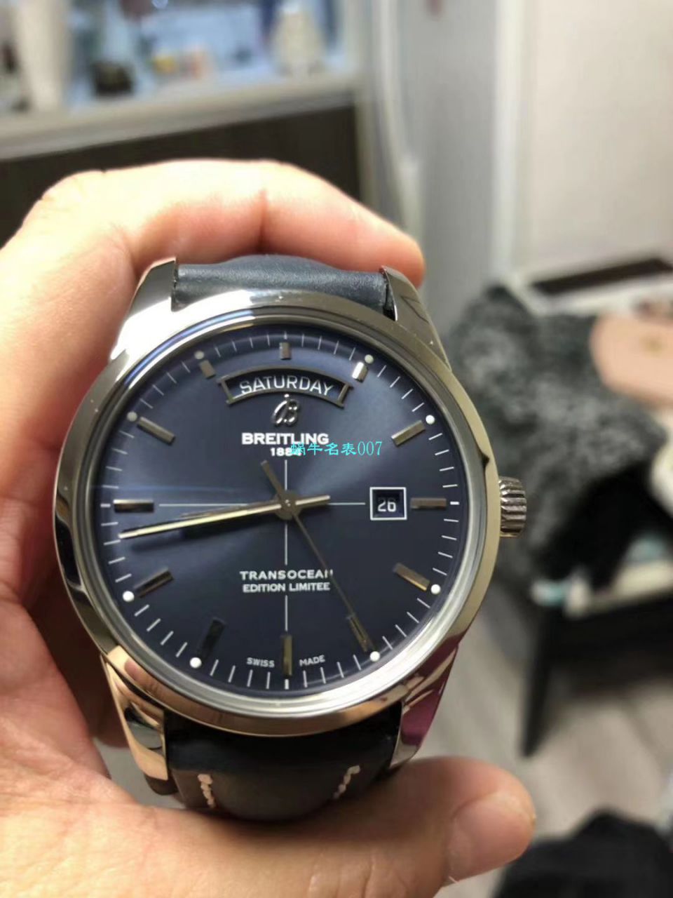 【 Video analysis  Replica 表和正品表的区别】V7出品 Breitling 越洋系列 Day-Date 款超级副本 / BL100