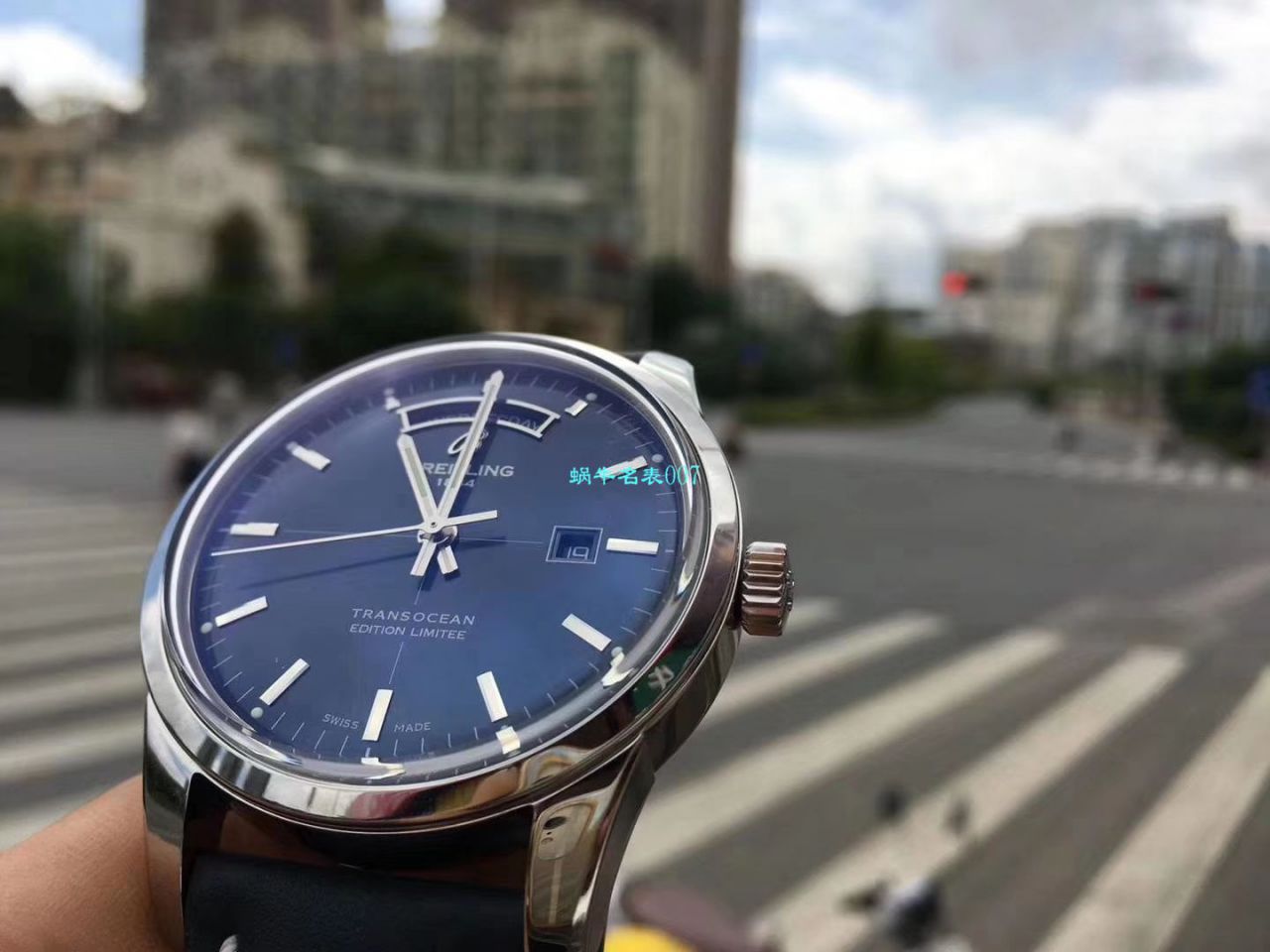 【 Video analysis  Replica 表和正品表的区别】V7出品 Breitling 越洋系列 Day-Date 款超级副本 / BL100