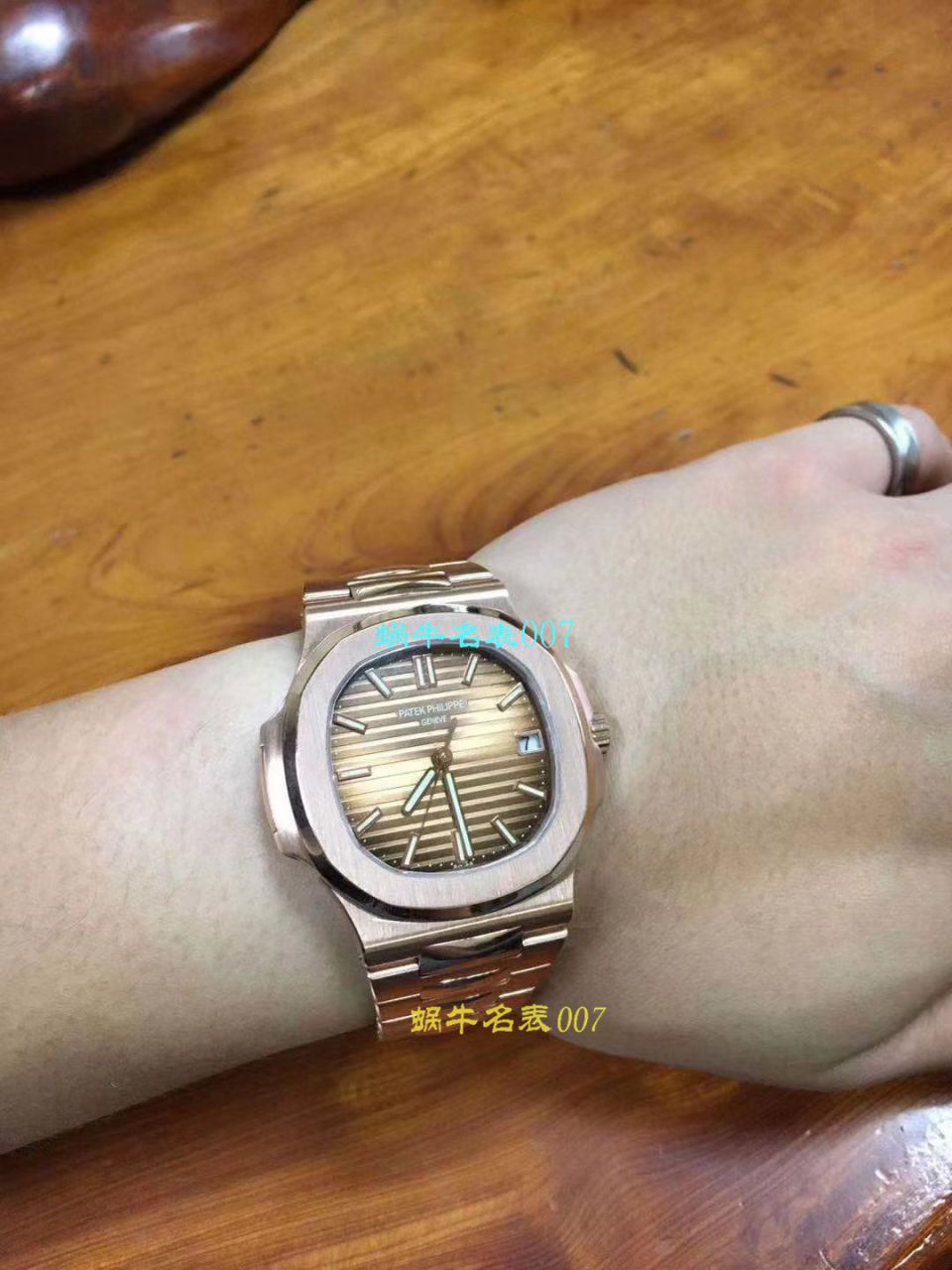  Video analysis  PATEK PHILIPPE 运动系列5711/1A 010 不锈钢 wrist watches ( Nautilus 钢王)【PF Perfect  High quality  Replica Watches 】 / BD232