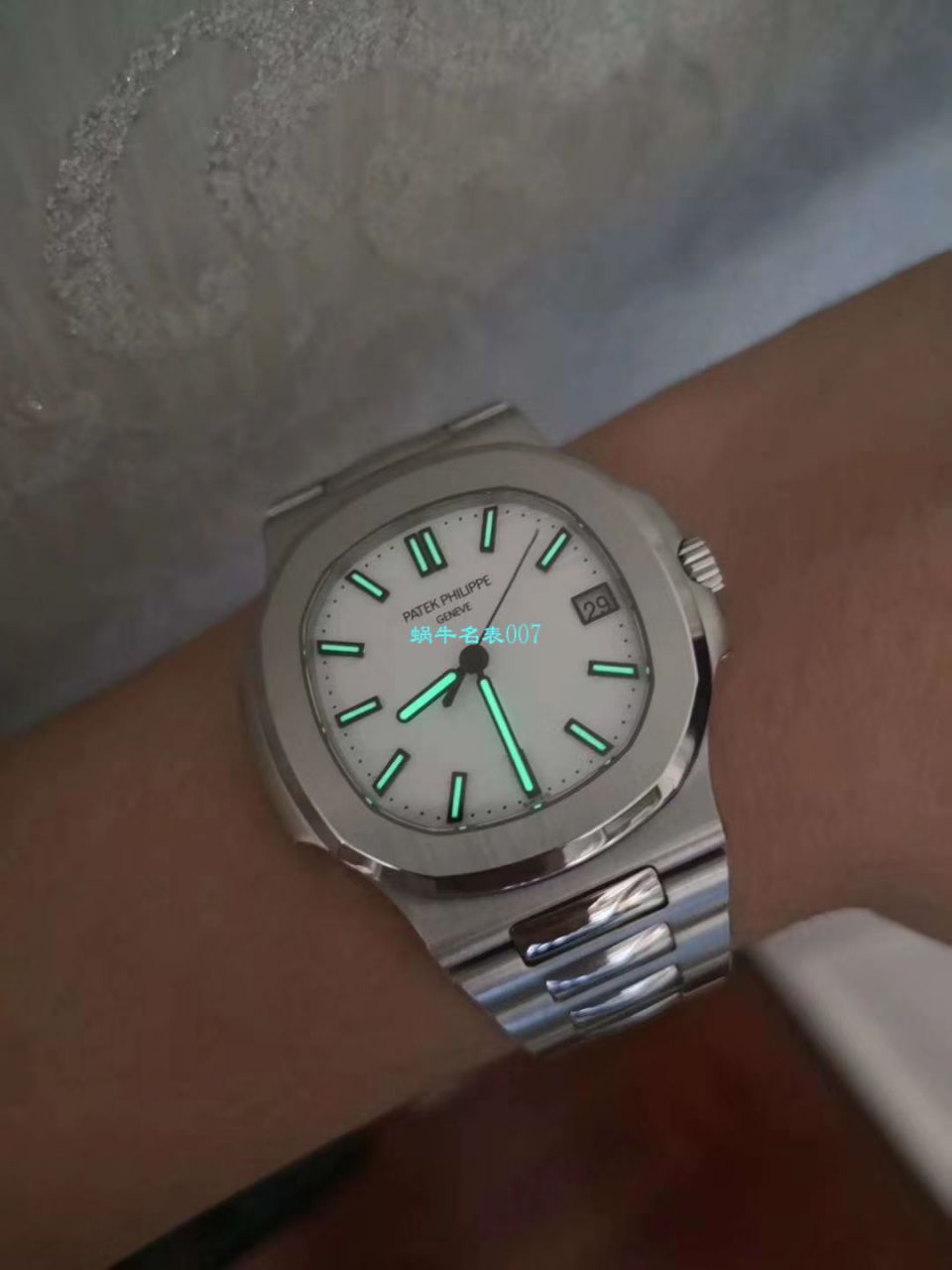  Video analysis  PATEK PHILIPPE 运动系列5711/1A 010 不锈钢 wrist watches ( Nautilus 钢王)【PF Perfect  High quality  Replica Watches 】 / BD232