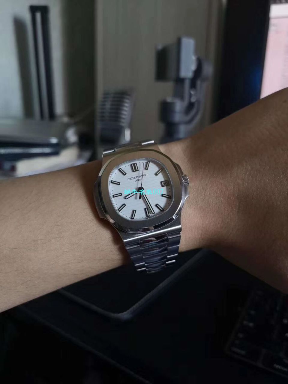  Video analysis  PATEK PHILIPPE 运动系列5711/1A 010 不锈钢 wrist watches ( Nautilus 钢王)【PF Perfect  High quality  Replica Watches 】 / BD232