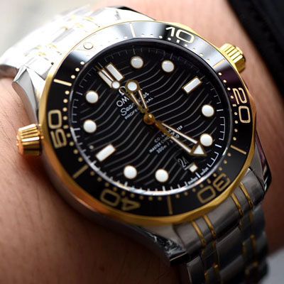 【VS Factory OMEGA Replica 表】OMEGA新 Seamaster 300M间黄金系列210.20.42.20.01.002 wrist watches 
