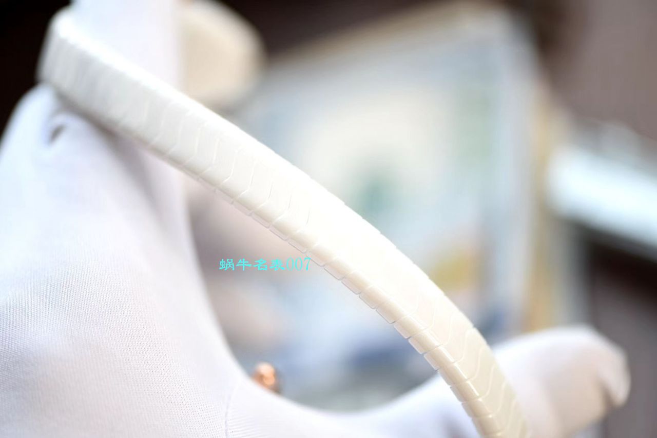 【BV Factory BVLGARI Replica 蛇形女表】 BVLGARI SERPENTI系列102734，102613 SPC35WGDWCGD1.1T白色黑色 Composite  wrist watches  / BG029