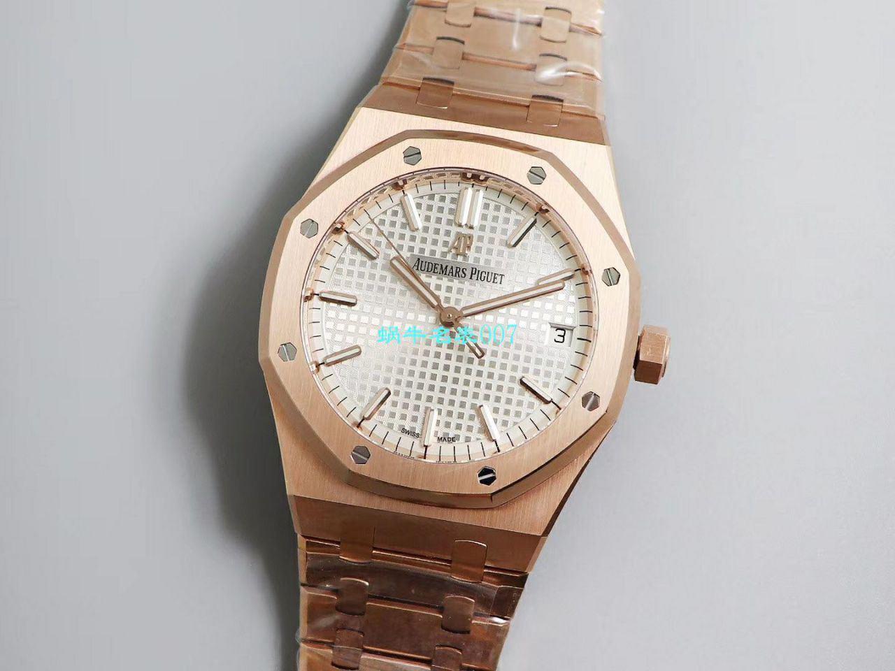 【OM Factory Audemars Piguet Replica Copy 表】Audemars Piguet 皇家橡树系列15500OR.OO.1220OR.01，15500OR.OO.D002CR.01 wrist watches  / AP181