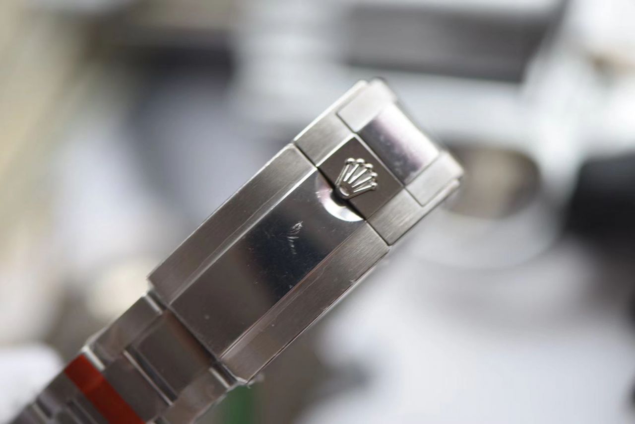 【 Video analysis 最完‎美 Replica Copy ​Rolex Submariner ‎SUBN Factory V10升​级版】 Rolex  Submariner 型系列116610LV-97200绿盘 wrist watches  / R392