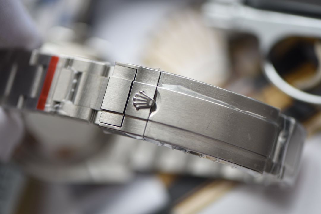 【 Video analysis N Factory V10版本Rolex Submariner  Replica 表】 Rolex  Submariner 型系列116610LN-97200黑盘 wrist watches  / R391