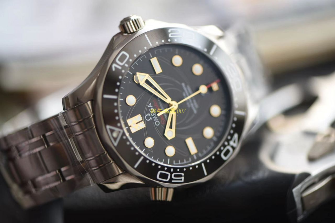 【VS Factory 最新詹姆斯邦德007限量版《女王密使》钢带款】OMEGA Seamaster 系列210.22.42.20.01.004 wrist watches  / M637