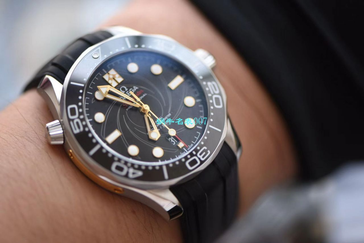 【VS Factory 最新詹姆斯邦德007限量版《女王密使》钢带款】OMEGA Seamaster 系列210.22.42.20.01.004 wrist watches  / M637