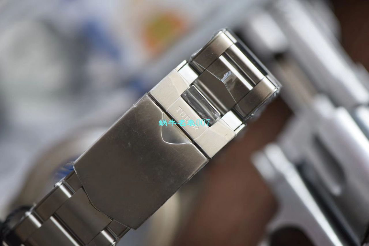 【zf Factory 的 Tudor 怎么样，什么 Factory  Best 】 Tudor 碧湾 GMT MASTER “红蓝” Replica Copy M79830RB-0001 wrist watches  / DT067