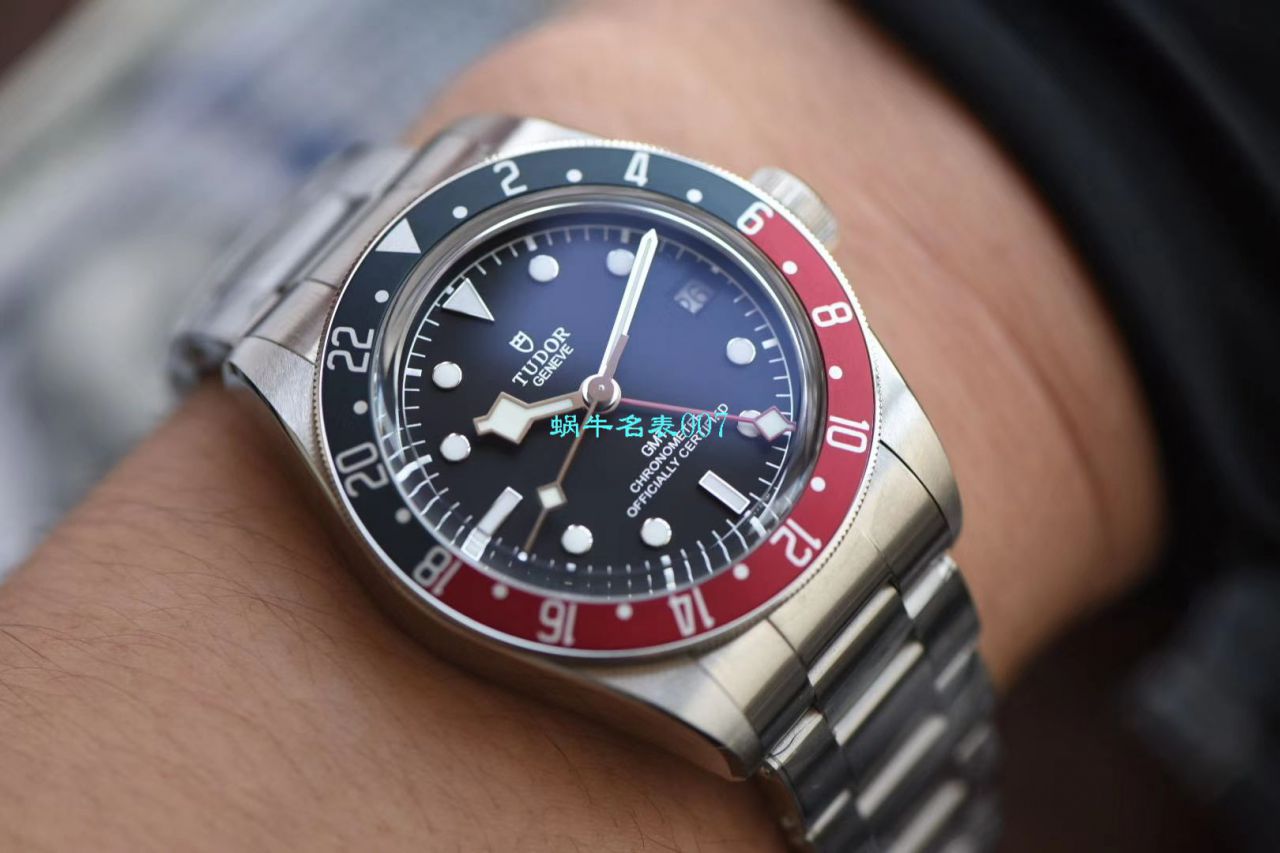 【zf Factory 的 Tudor 怎么样，什么 Factory  Best 】 Tudor 碧湾 GMT MASTER “红蓝” Replica Copy M79830RB-0001 wrist watches  / DT067